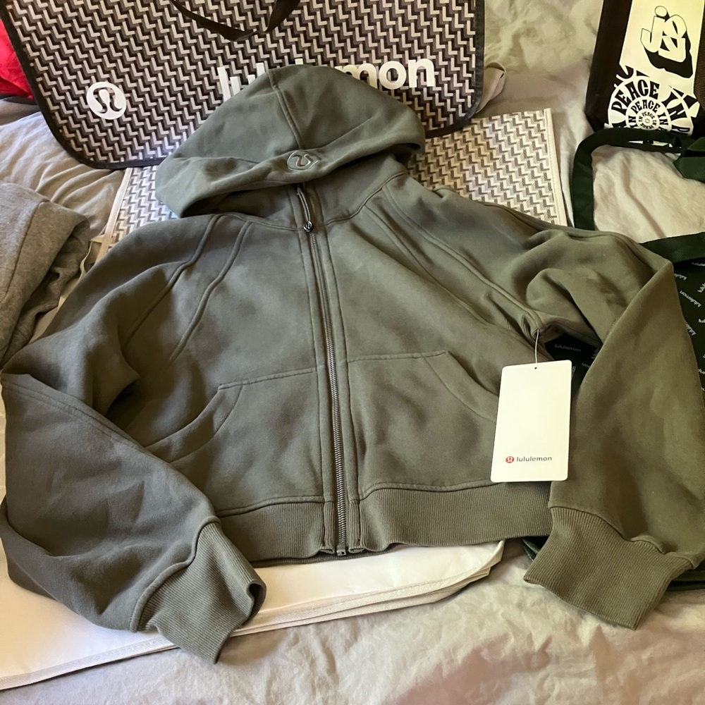 NWT Lululemon Scuba Oversized Full-Zip Hoodie, XS/S, Army Green